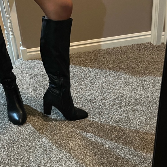 SOLD - Picture 4 of 8